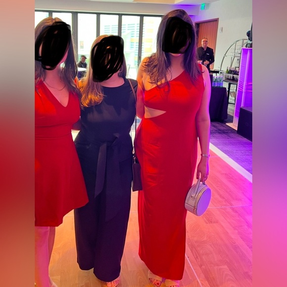 One shoulder red maxi Dress with thigh split and cutout - Picture 8 of 9